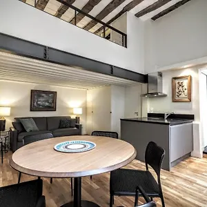 Molière Chicsuites , Paris France